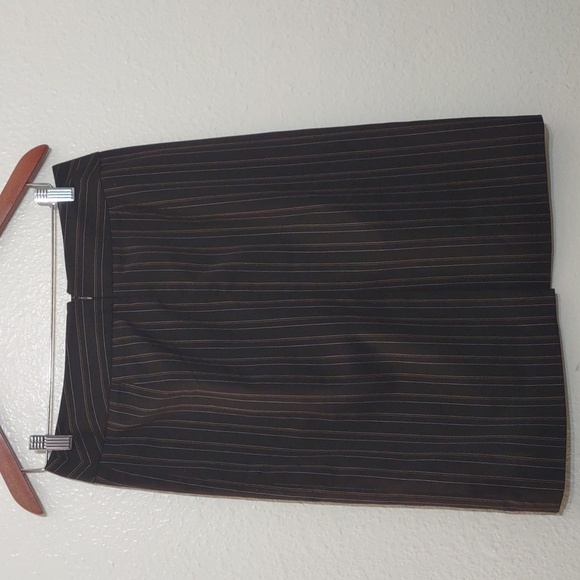 SLIGHTLY USED ANN TAYLOR SIZE 4 COLOR BROWN AND WHITE AND ORANGE - Picture 4 of 10